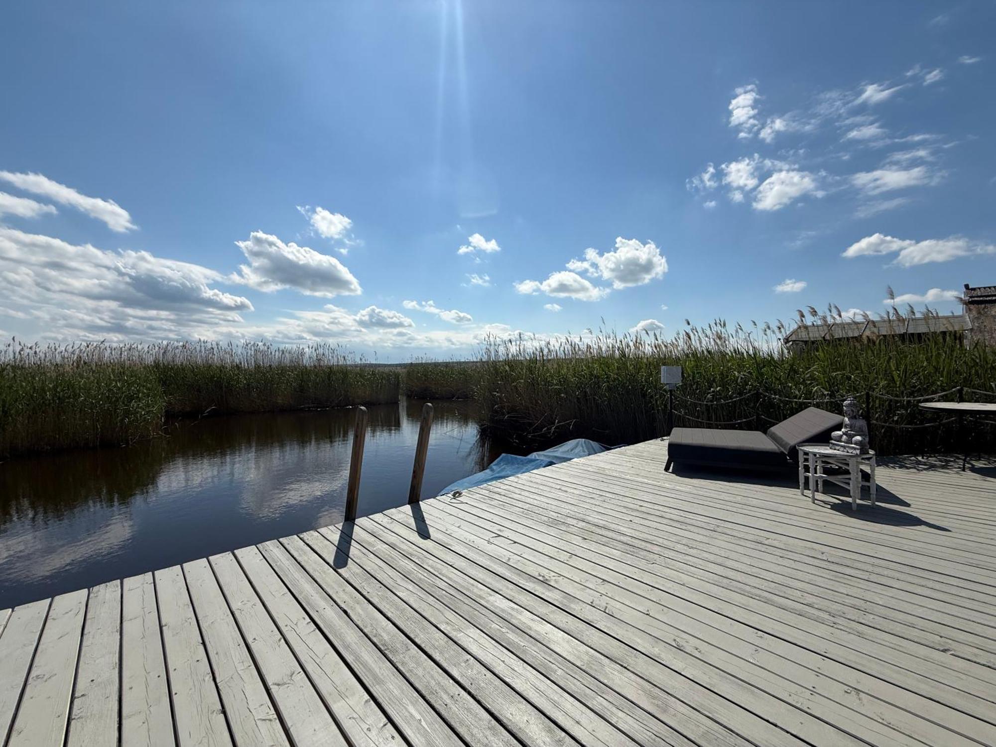 Seehuette Neusiedlersee - Seehaus Inklusive Elektroboot Руст Экстерьер фото